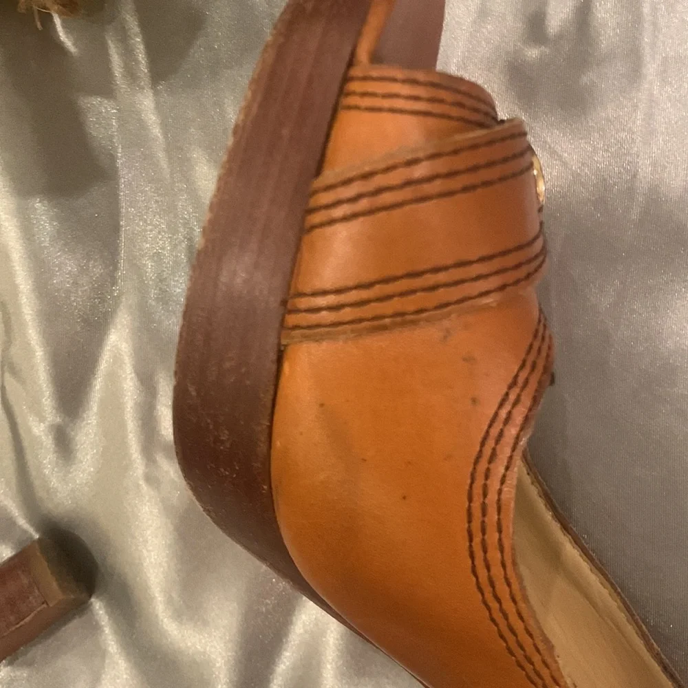 🌹Vintage Michael Micheal Kors • Brown Leather Platform Peep Toe Heels